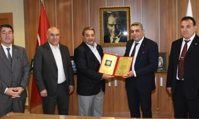 BAŞKAN SADIKOĞLU’NA ONURSAL ÜYELİK BELGESİ VERİLDİ