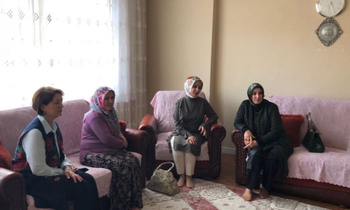 ESRA TÜFENKCİ VE NERİMAN KABAN İHTİYAÇ SAHİBİ AİLELERLE BİR ARAYA GELDİLER
