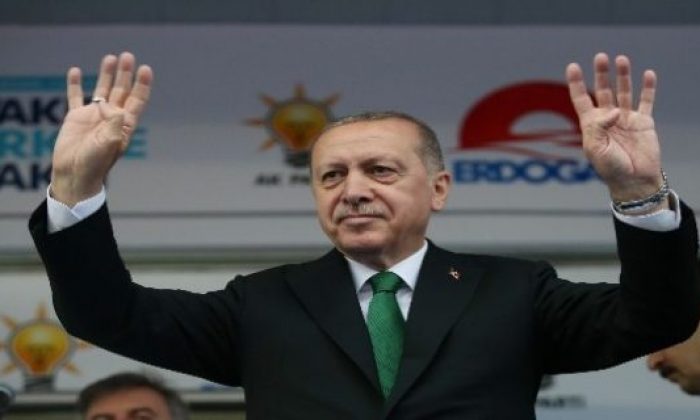 Cumhurbaşkanı Recep Tayyip Erdoğan’ı coşkuyla karşılayan Malatyalılara teşekkür etti.