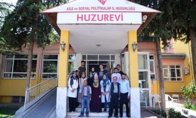 Gönüllü Gençler Yaşlıların Gönlünü Aldı