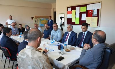 VALİ KABAN, PÜTÜRGE MUHTARLARIYLA, KURUM YETKİLİLERİNİ BİR ARAYA GETİRDİ