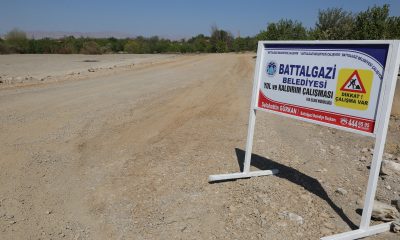 YENİ BAĞLANTI YOLUNDA ALTYAPI TEMEL MALZEME SERİMİ TAMAMLANDI