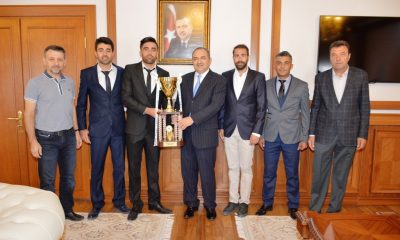 VALİ KABAN, BAŞARILI SPORCULARI MAKAMINDA KABUL ETTİ