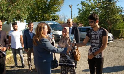 Rektör Prof. Dr. Karabulut, öğrencilerini ve personelini güllerle karşıladı