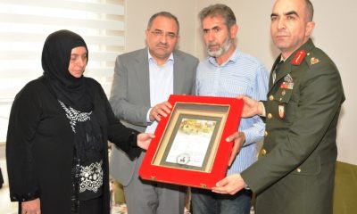 VALİ ALİ KABAN ŞEHİT YERLİ’NİN AİLESİNE TAZİYE ZİYARETİNDE BULUNDUVALİ ALİ KABAN ŞEHİT YERLİ’NİN AİLESİNE TAZİYE ZİYARETİNDE BULUNDU