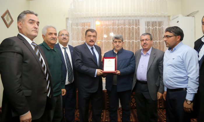 BAŞKAN GÜRKAN, İZOLLULARLA BİRARAYA GELDİ