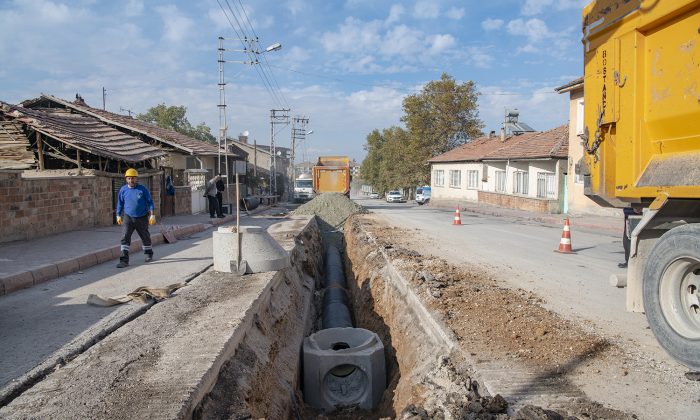 YAĞMURSUYU VE KANALİZASYON ALTYAPI ÇALIŞMALARI DEVAM EDİYOR