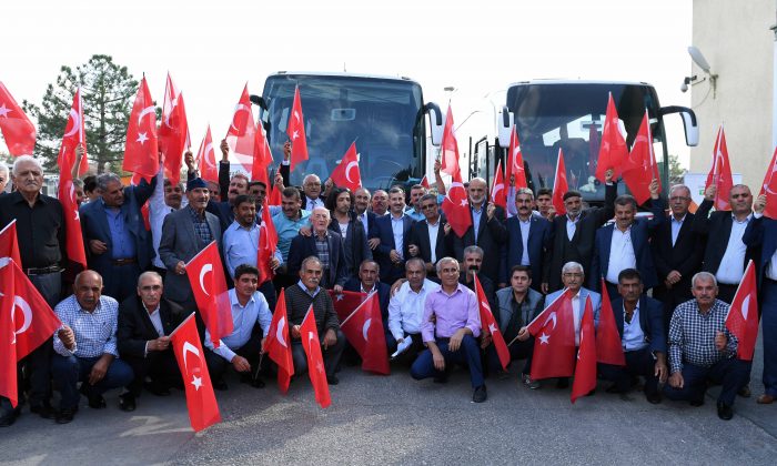 İLÇEMİZİN ÇEHRESİNİ DEĞİŞTİREN YATIRIMLARDA MUHTARLARIMIZIN BÜYÜK EMEĞİ VAR