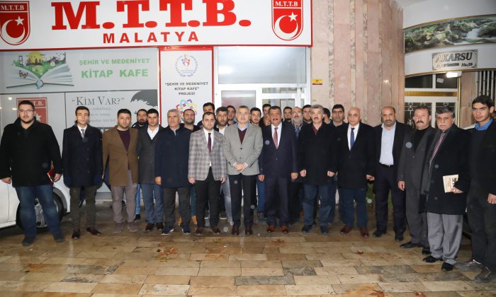 BAŞKAN GÜRKAN, MİLLİ TÜRK TALEBE BİRLİĞİ’NDE GENÇLERLE BULUŞTU