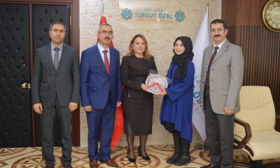 Rektör Prof. Dr. Karabulut’tan İTO’nun yarışmasında birinci olan öğrenciyle tebrik