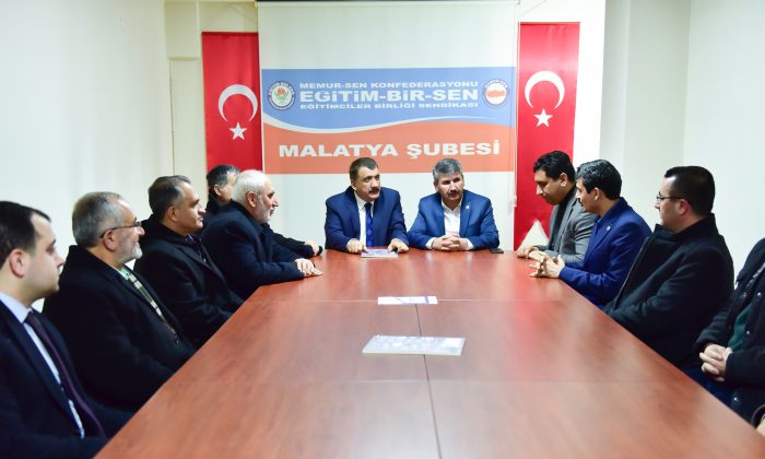 BAŞKAN GÜRKAN, “ÖĞRETMENLİK MESLEĞİNİN KUTSİYETİNE İNANAN BİRİSİYİM”