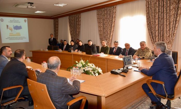 VALİ BARUŞ SİYASİ PARTİ TEMSİLCİLERİ İLE SEÇİM GÜVENLİĞİ TOPLANTISI GERÇEKLEŞTİRDİ