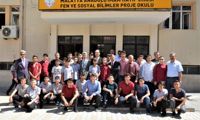 Vali Baruş Öğrencilerin OkulHeyecanına Ortak Oldu