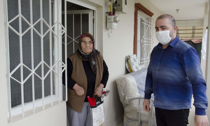 ŞEHİT ANNELERİNE VEFA