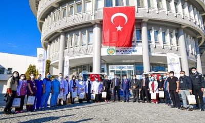 Büyükşehir Belediyesi’nden Sağlıkçılara Hediye Paketi