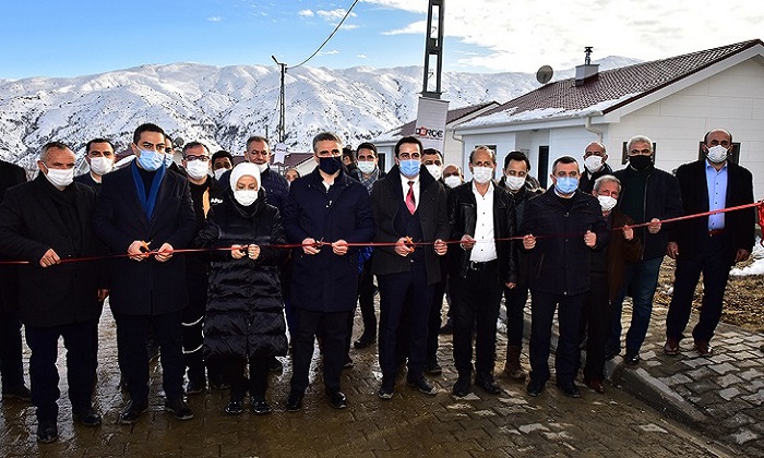 Vali Baruş’dan 24 Ocak Depreminin Yıldönümünde Anlamlı Ziyaret