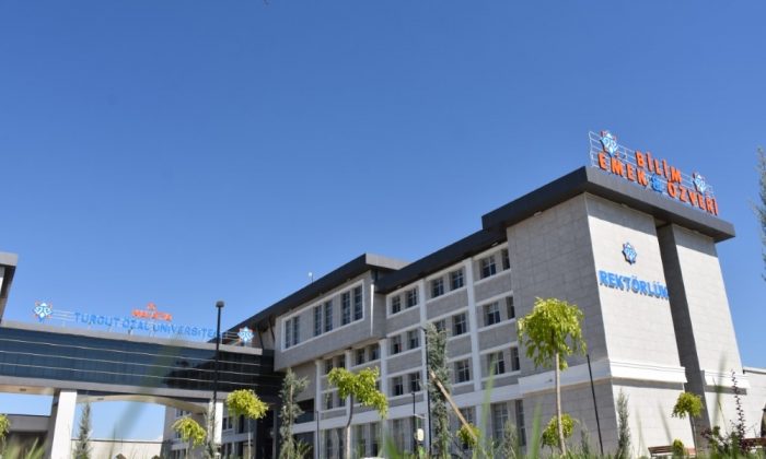 Malatya Turgut Özal Üniversitesi Gençler Tarafından Yılın Eğitim Kurumu Seçildi