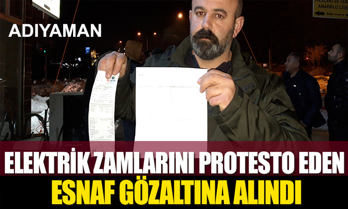 Adıyaman’da Bir Esnaf Elektrik Zamlarını Pankart Asarak Protesto Etti