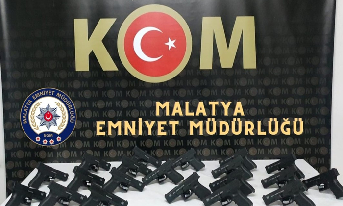 Malatya’da Polis, 20 Adet Glock Marka Tabanca Ele Geçirdi