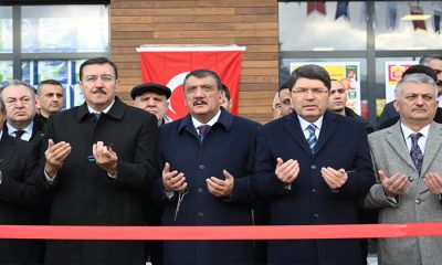 Esenlik Marketin 40. Şubesi 100. Yıl Kent Parkında Hizmete Açıldı