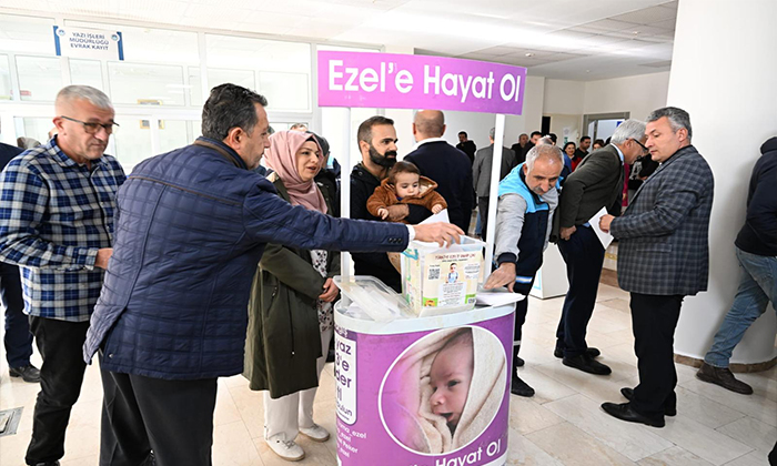 SMA hastası Ezel Bebek Battalgazi Belediyesi Hizmet Binasında Yardım Standı Açıldı