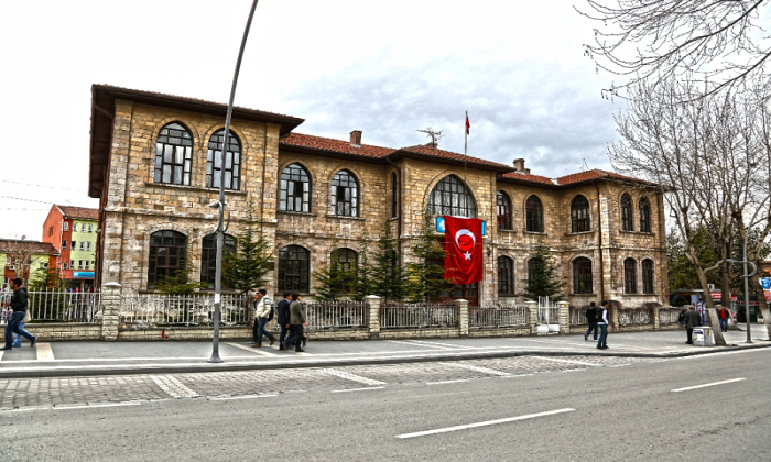 Babacan; Tarihi Şehit Kemal Özalper Meslek Lisesi ve Gazi İlkokulu Yıkılıp, Yerine Yenisi Yapılacak