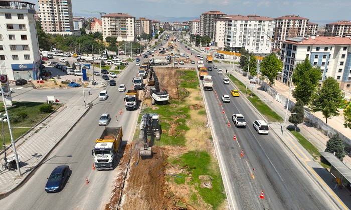 <strong>Çöşnük Kavşağı’nda Düzenleme Çalışmaları Devam Ediyor</strong>