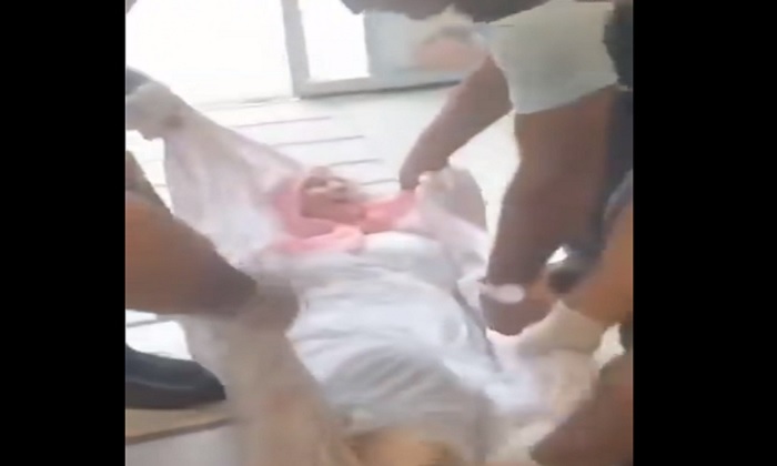Pütürge’de Ambulans Verilmeyince Eşini Battaniyeye Sarıp Taşıdı
